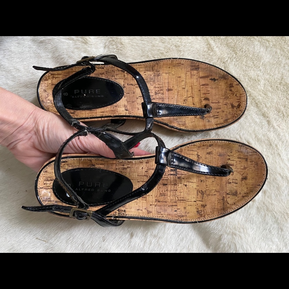 Alfred sung sandals